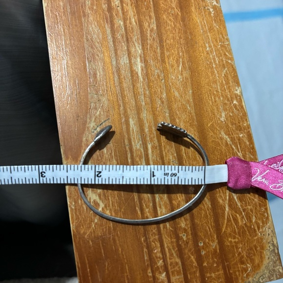 Sterling silver arrow cuff bracelet - Picture 6 of 6